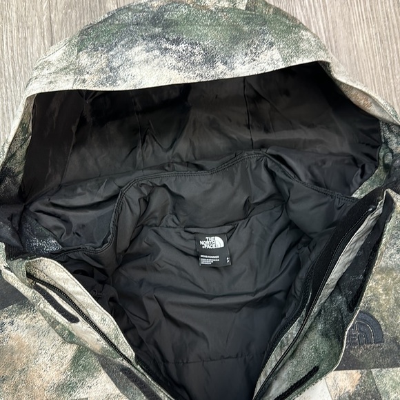 The north face Men’s Clement Triclimate® Jacket Pine Needle Faded Dye Camo Print - Picture 6 of 10